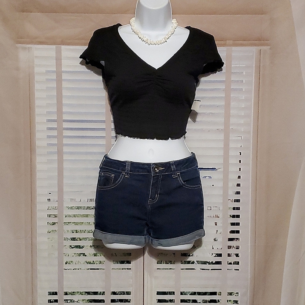 Derek Heart crop top